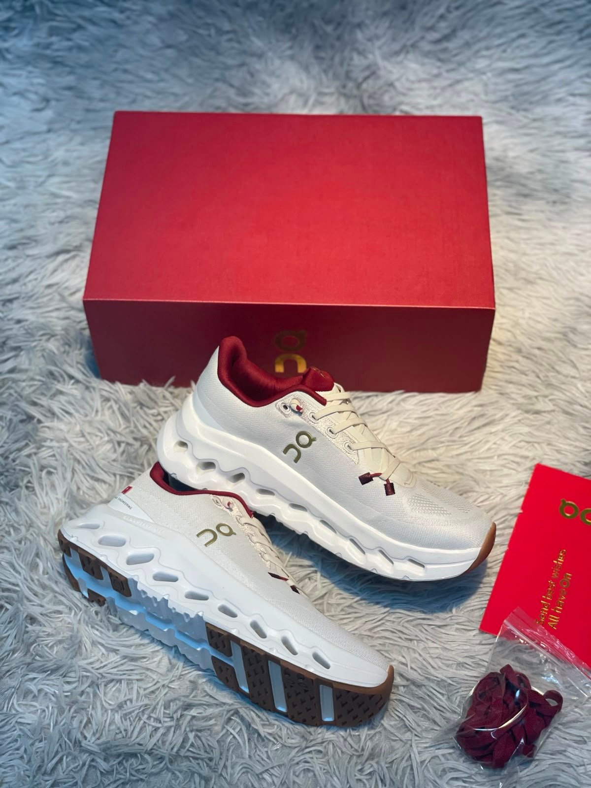 Cloudtilt Sneakers Bordeaux White