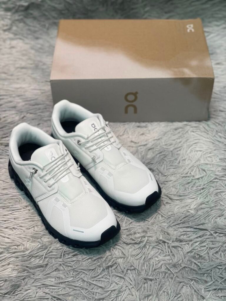 Cloud 6 Sneakers Black Light Grey