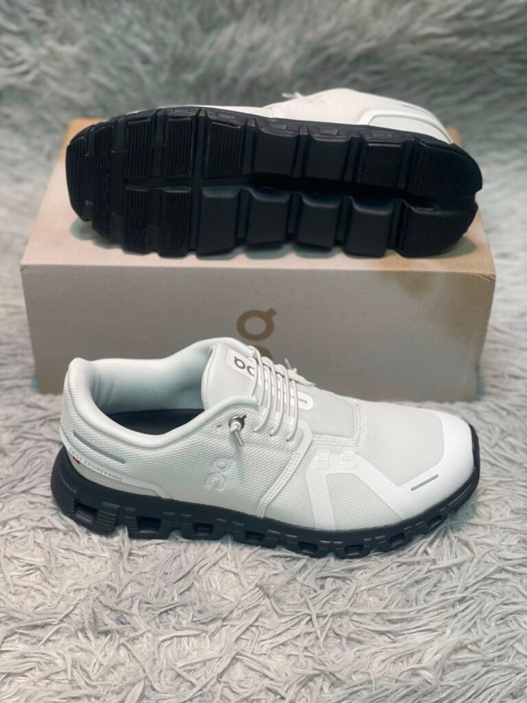 Cloud 6 Sneakers Black Light Grey