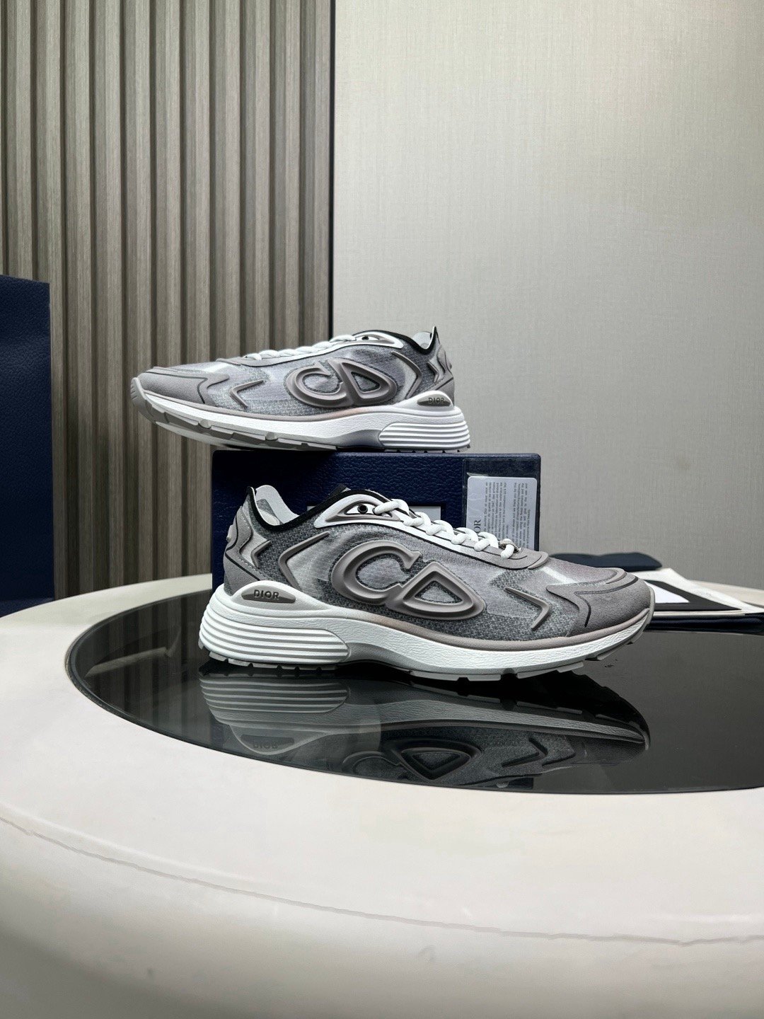 B30 Sneaker