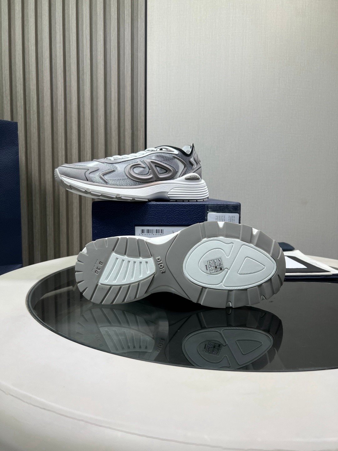 B30 Sneaker