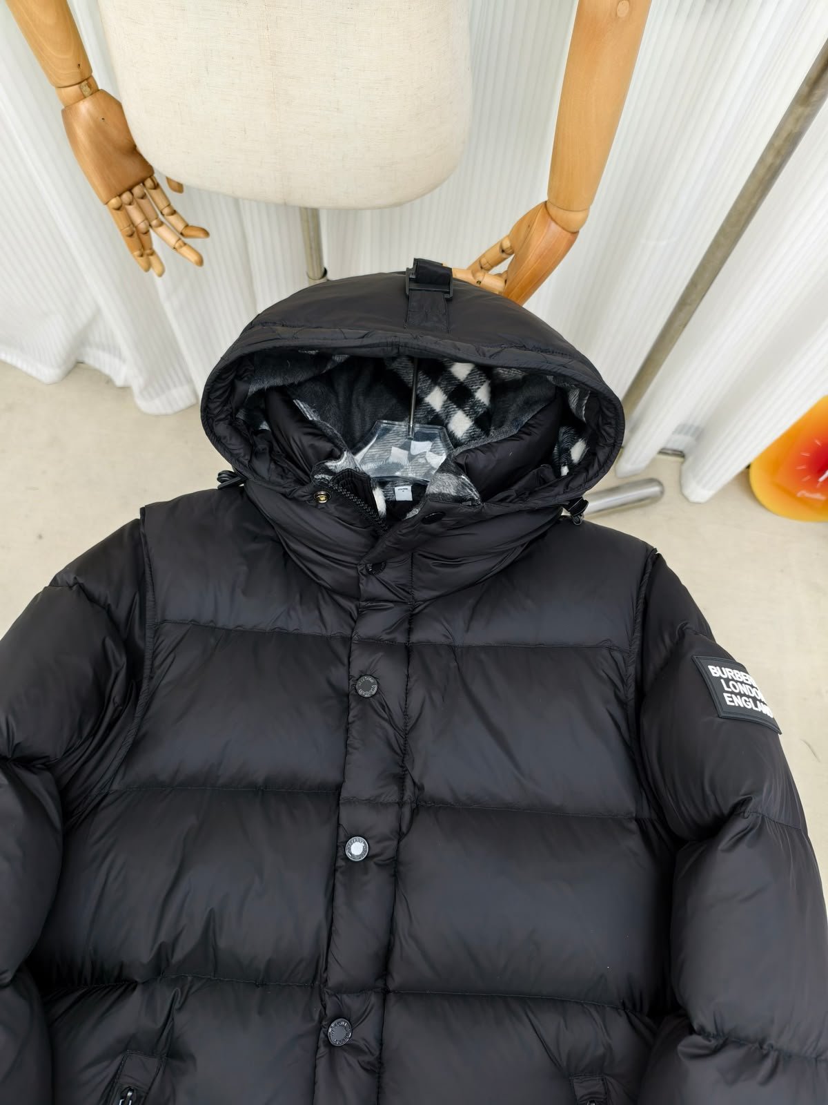Lockwell Detachable Sleeves Puffer Jacket Black
