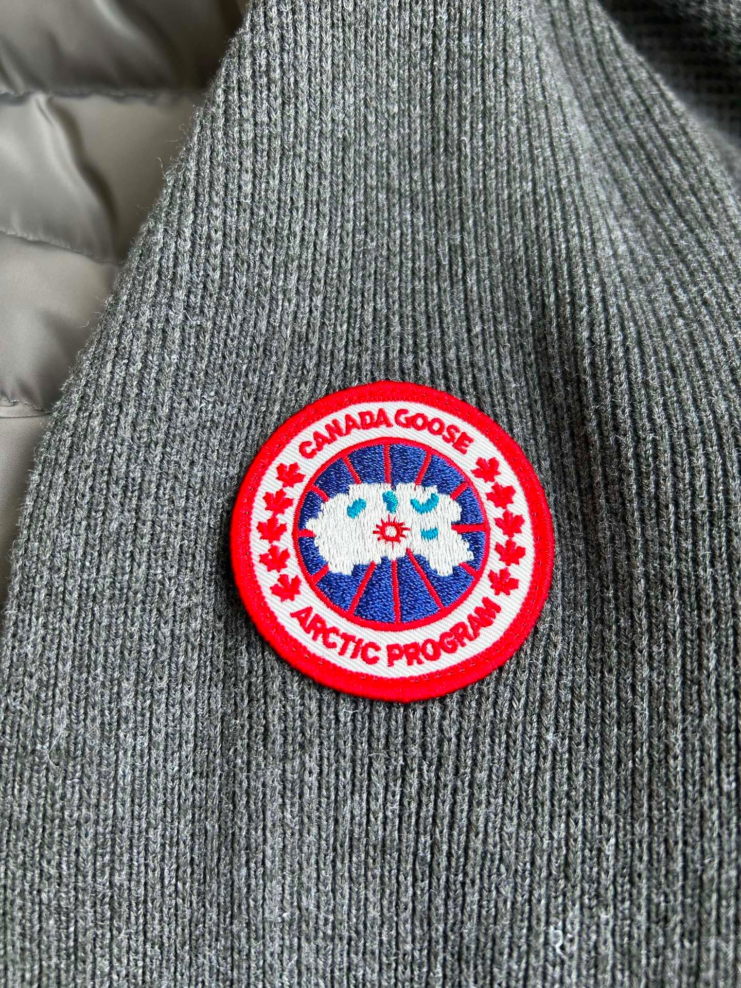 HyBridge Huron Red Logo Knit Jacket Grey