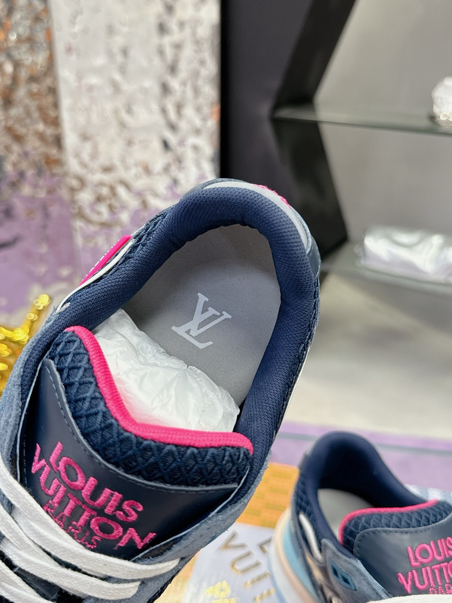 Run Away Sneakers Navy Blue Pink