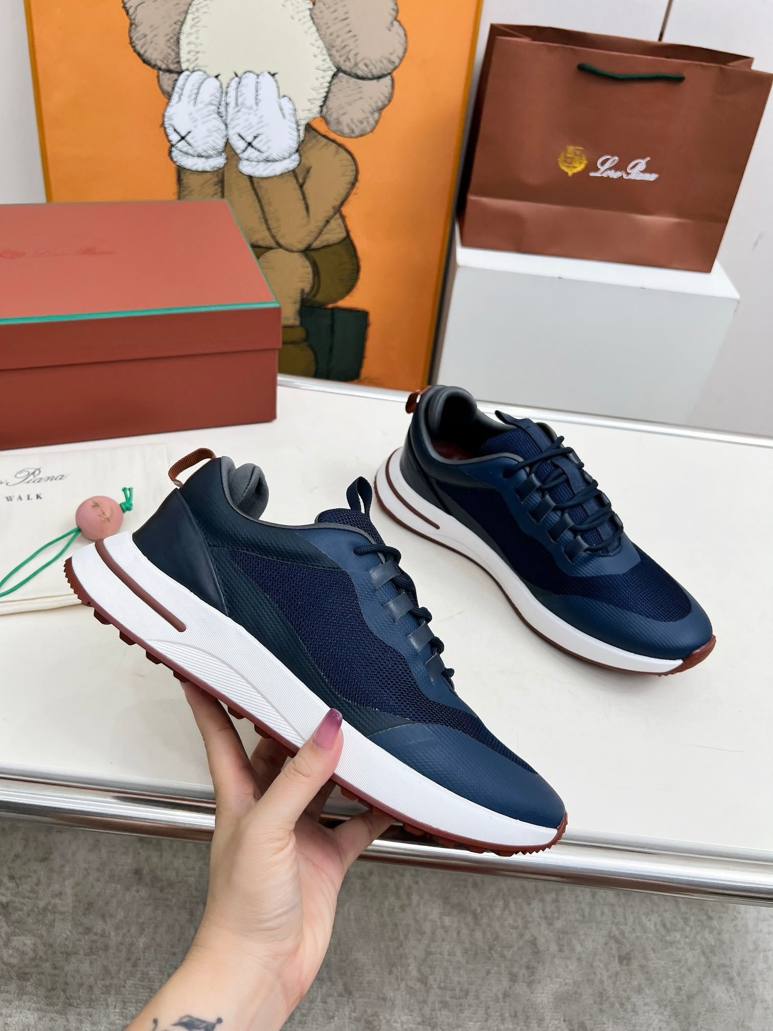 Weekend Walk Sneaker Navy Blue