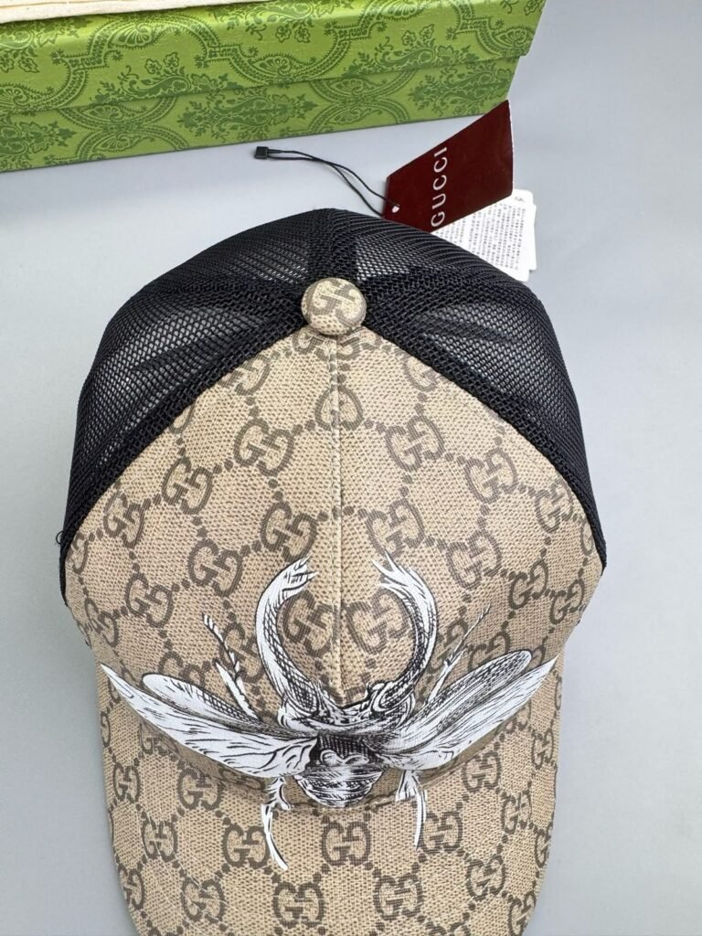 Gucci GG Supreme Trucker Fyl Print Pet Beige