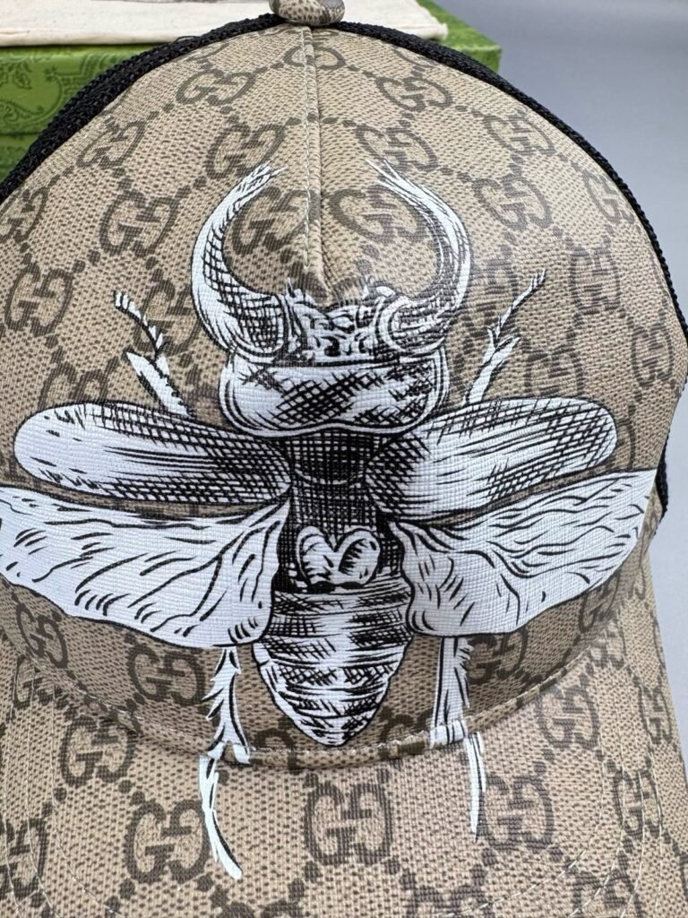 Gucci GG Supreme Trucker Fyl Print Pet Beige