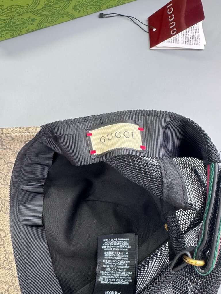Gucci GG Supreme Trucker Fyl Print Pet Beige