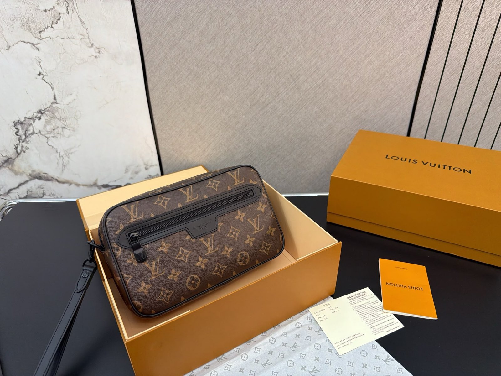 Daily Pouch Monogram Clutch Toilettas Brown