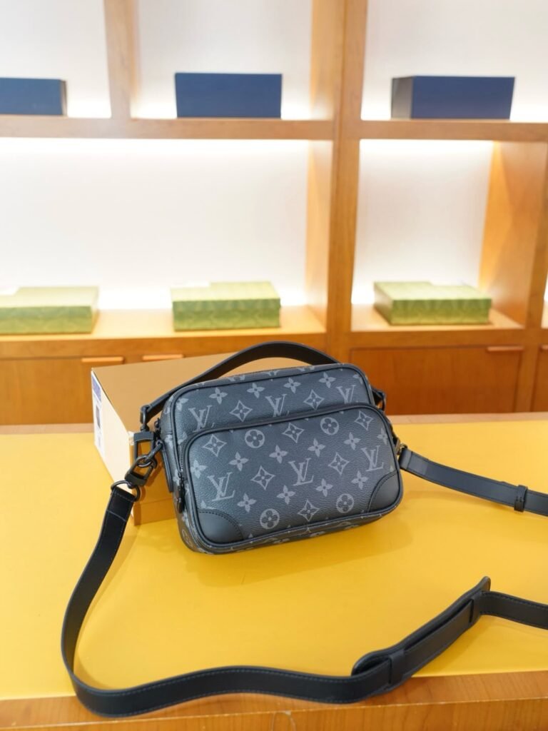 Nil Monogram Archive Tas Black Grey
