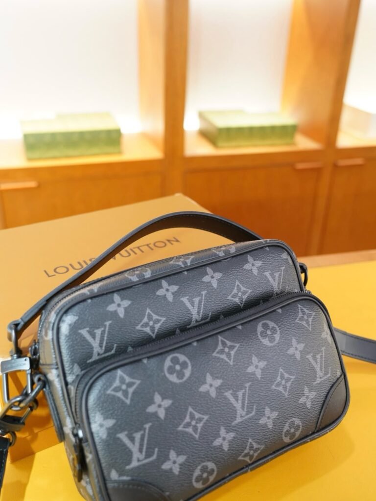 Nil Monogram Archive Tas Black Grey