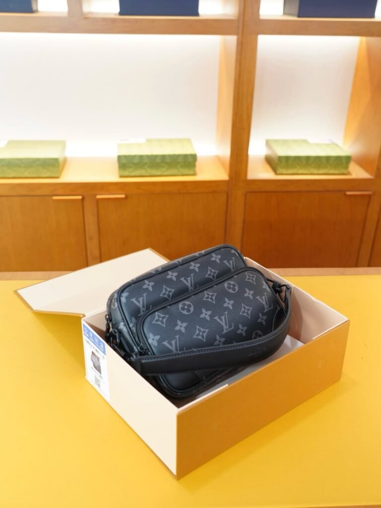 Nil Monogram Archive Tas Black Grey