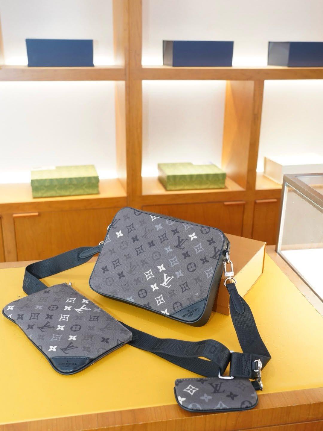 Trio Messenger Tas Black Anthracite
