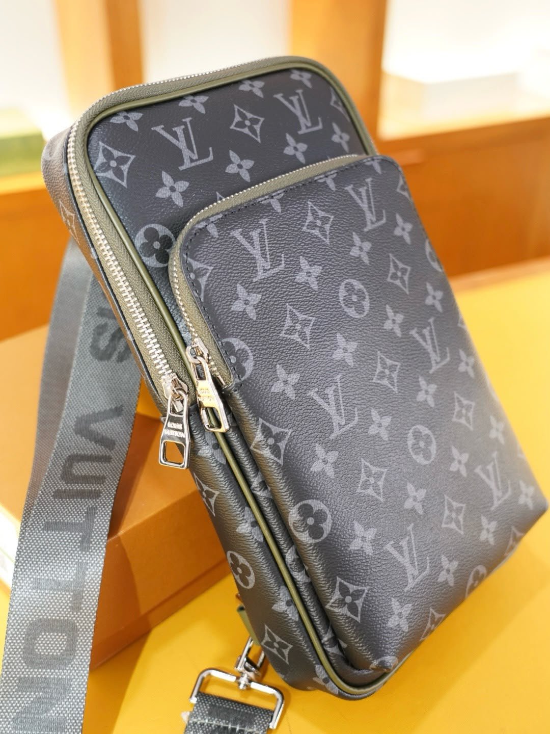 Avenue Slingbag PM Black Dark Grey
